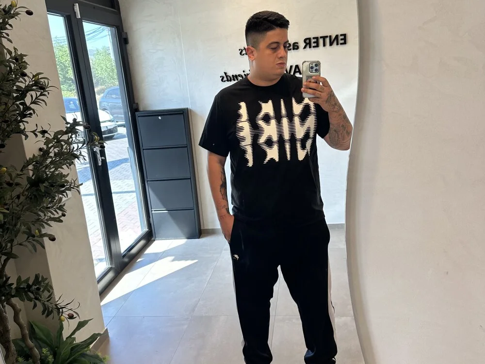 Feritilecemre's Offline XXX Chat