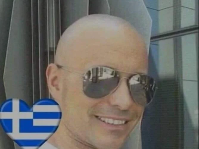 Ilias1932 Adlı Modelin Çevrimdışı XXX Sohbeti