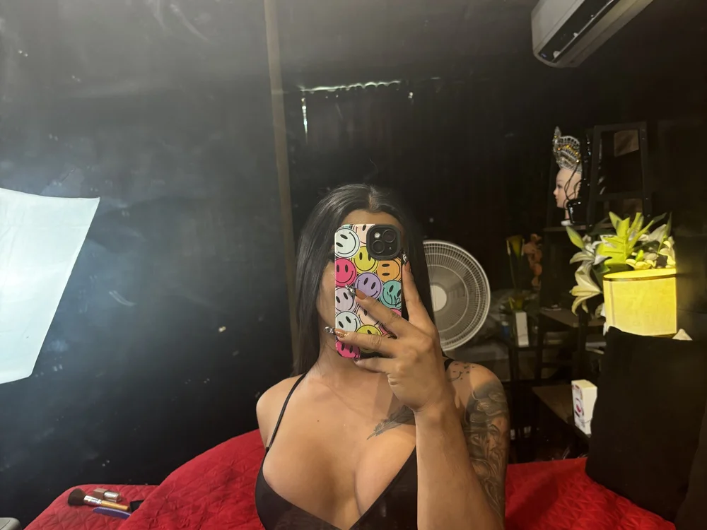 Tricxiemolly143 Obrolan XXX Offline