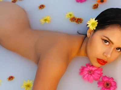 soyemi webcam livesex profile in latino cams