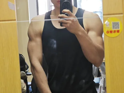 AAASuck Adlı Modelin Çevrimdışı XXX Sohbeti