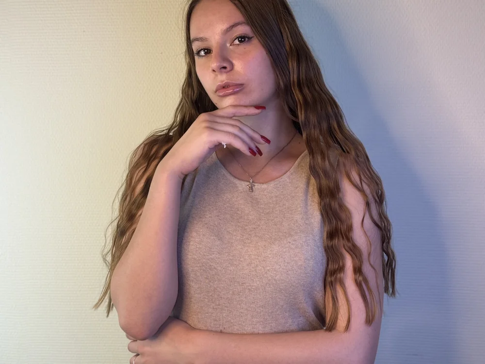 IsadoraRaftery offline XXX-chat