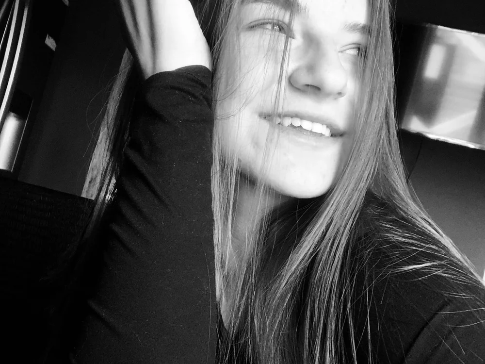 HloyaLarguza cam model