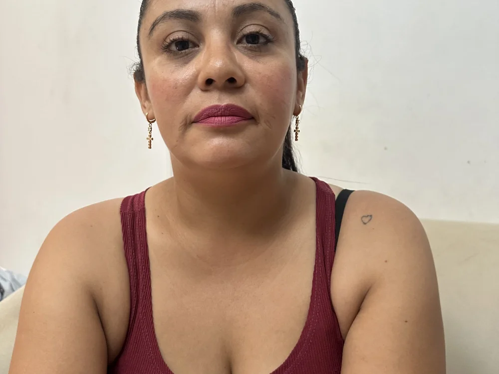 DiablaProhibida's Offline Chat Room