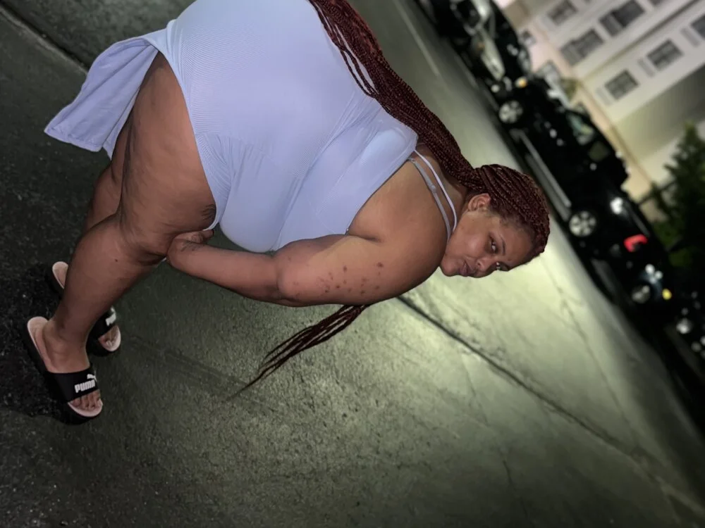 juicybooty_cherri2's Offline XXX Chat