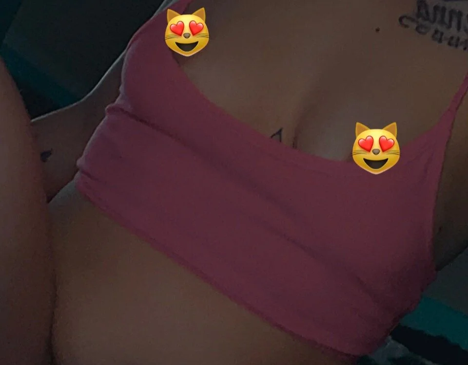 Mamacittaa's Offline Chat Room