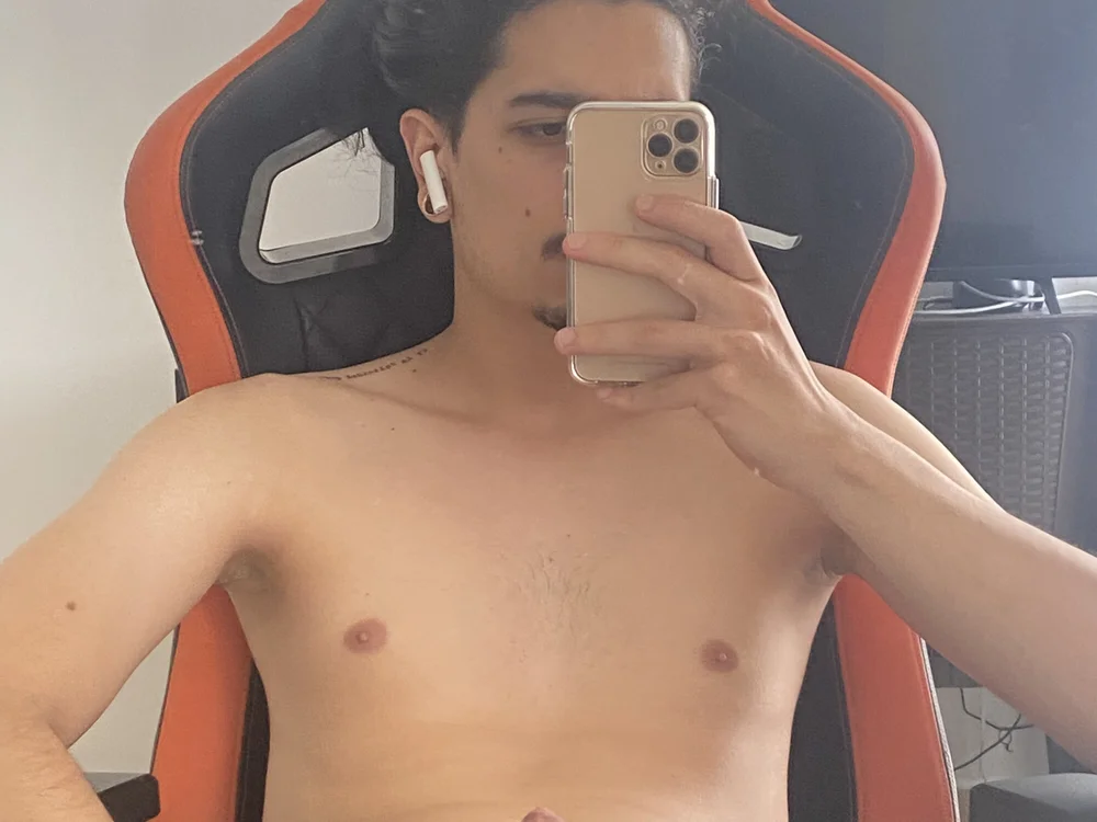 Alexfloresz – Offline XXX chat