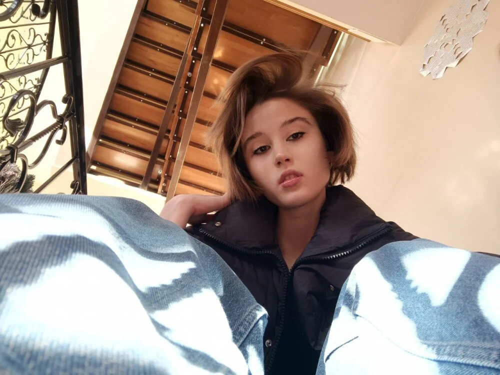 AprilMerrit 離線 XXX 聊天