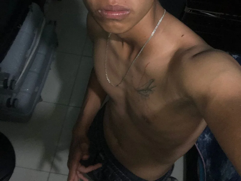 juancho12_hotn Offline XXX chat