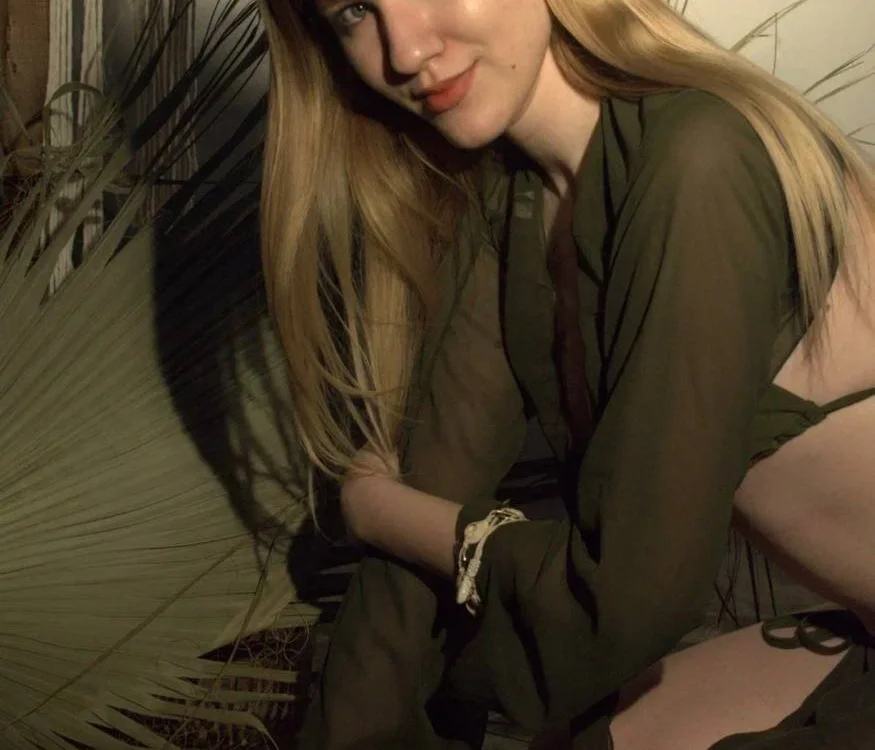 Mariel_Brown's Offline XXX Chat