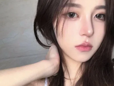 QIQI-MM - Girl 