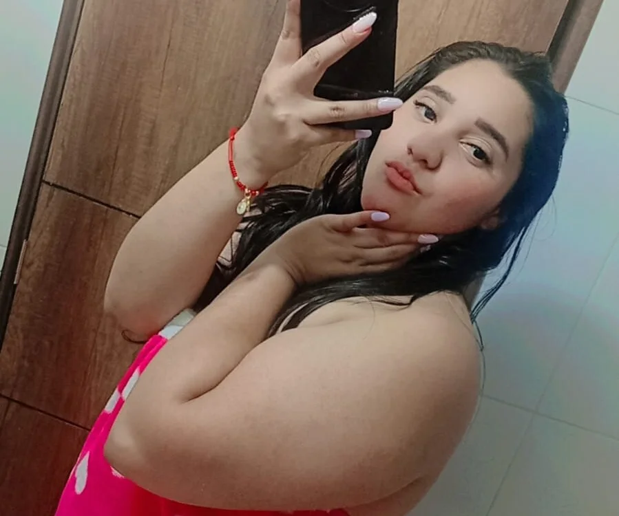 Perla_chanell Offline XXX-Chat