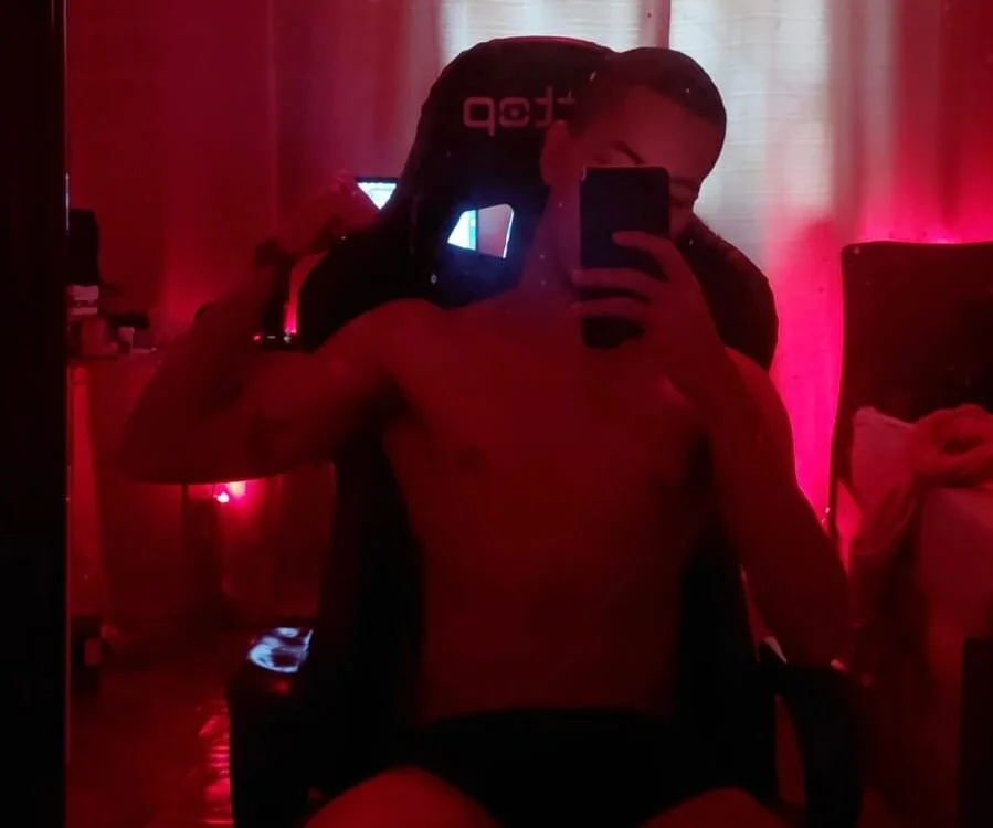GahBHot's Offline XXX Chat