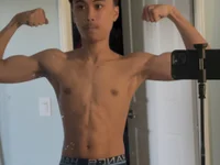 Модель youngasianboy2007