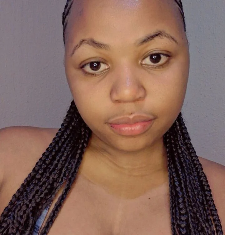 HotSmallTits: офлайн-секс-чат