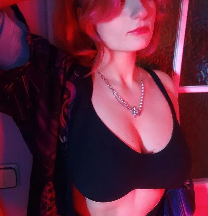 Chat +18 off-line de Evelyn_Harper@xh