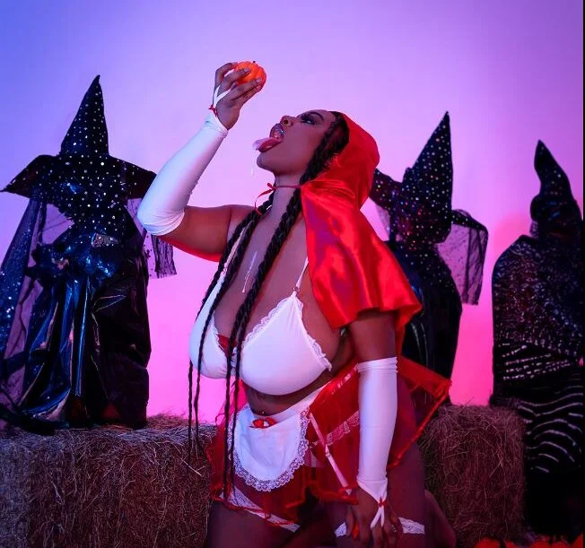 NiiaMoore অফলাইন XXX চ্যাট