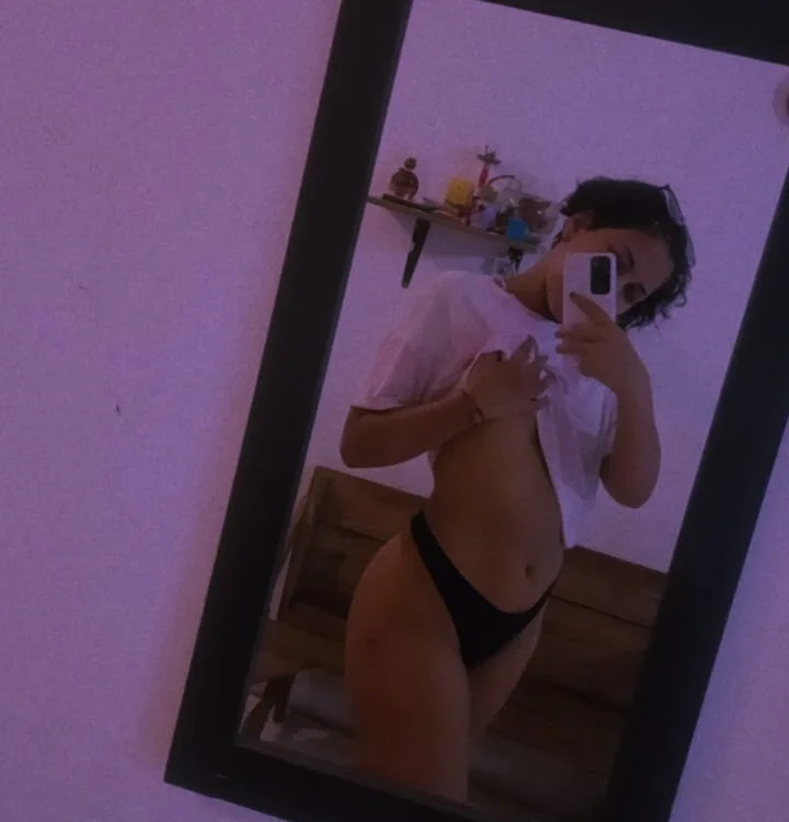Susanababyhot's Offline XXX Chat
