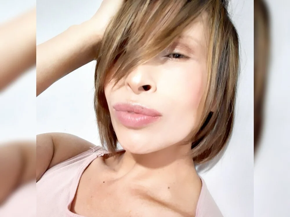 velvet_lips01: офлайн-секс-чат