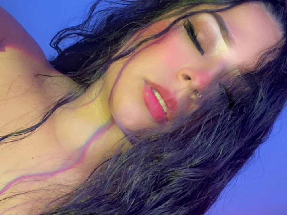 Amaravelvet003 Offline XXX-chat