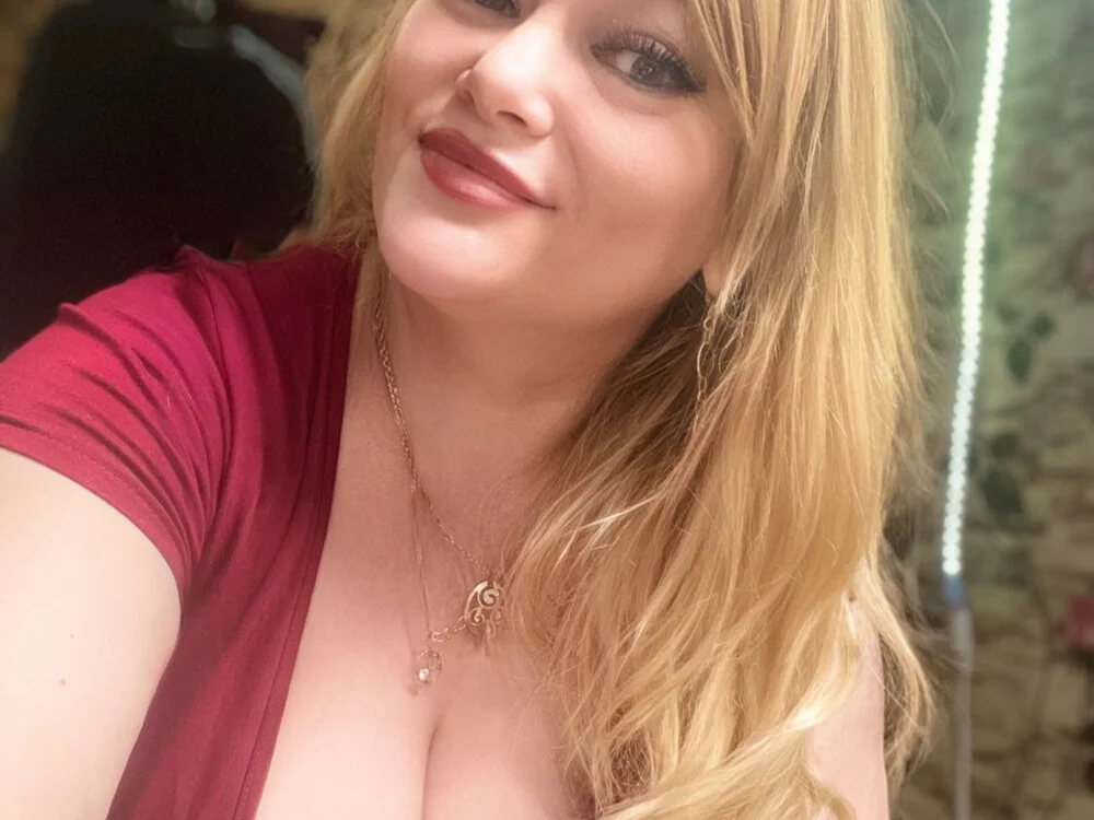 Sweet-blonde 離線 XXX 聊天