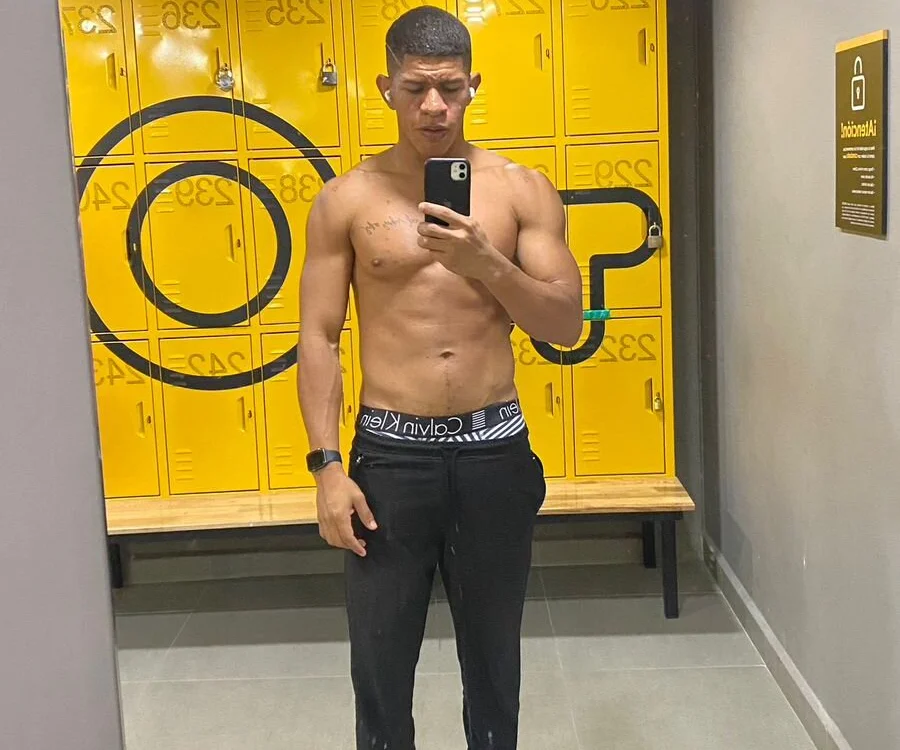 antonio_aguilarx's Offline XXX Chat