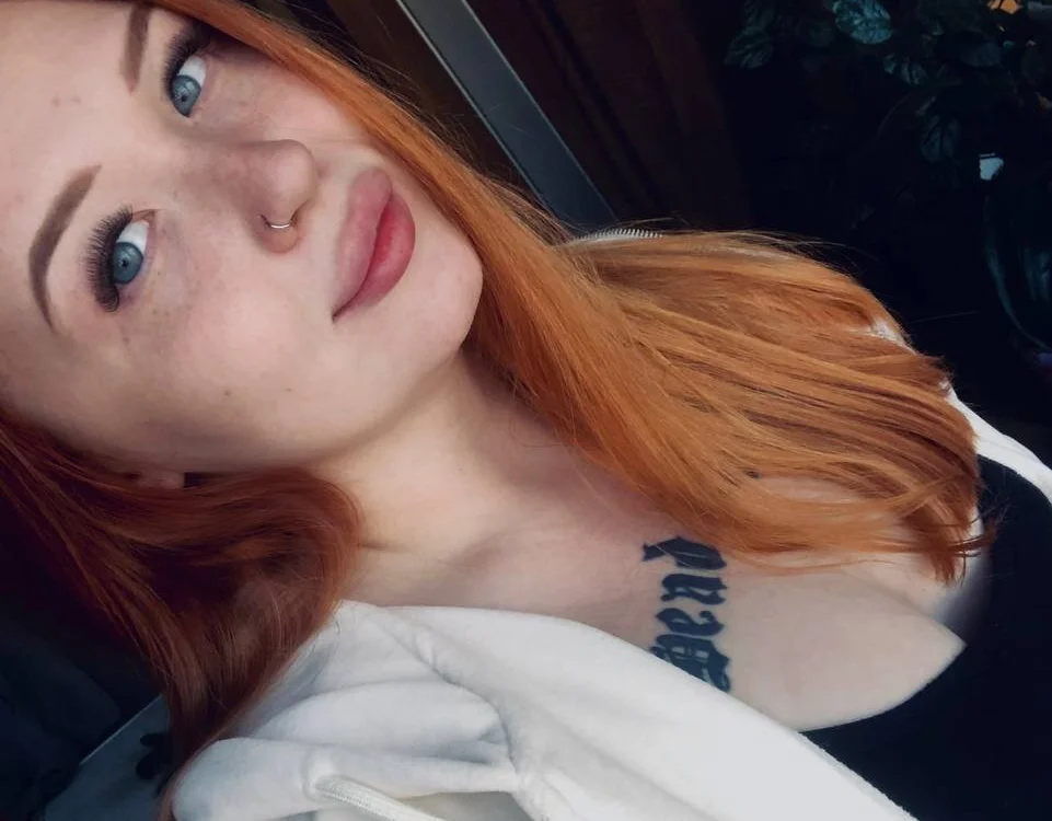 FunnyBunny786 Adlı Modelin Çevrimdışı XXX Sohbeti