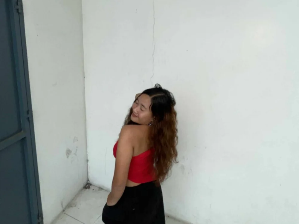 gorgeousmey offline chatrum