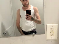 HimAndHerz webcam model