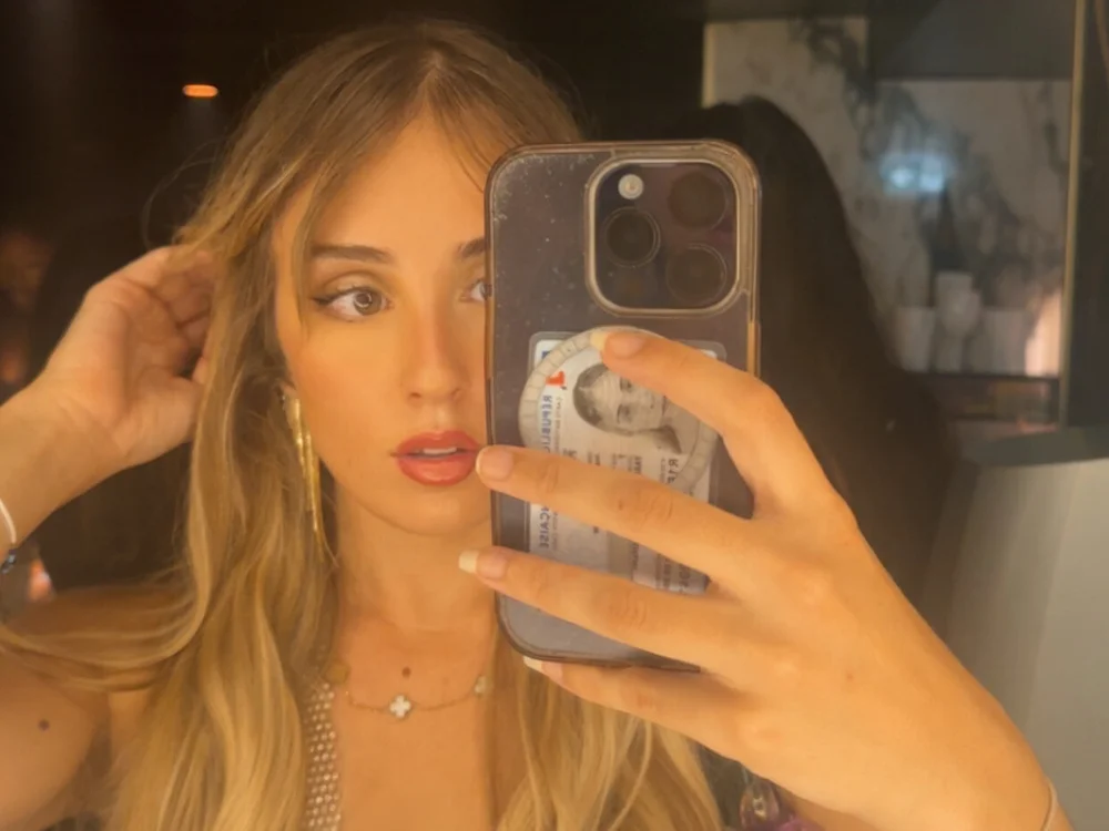 chloe-loveyoun Offline XXX chat
