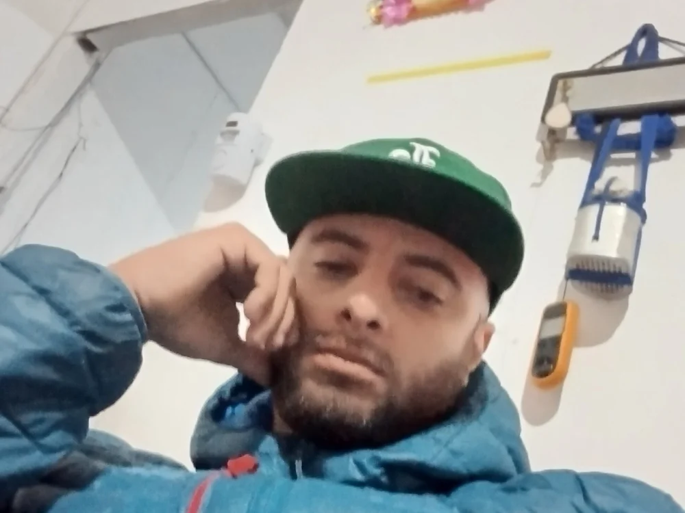 Jhon180889's Offline Chat Room