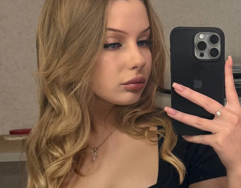 Offline chatovací místnost Anna_Muse69