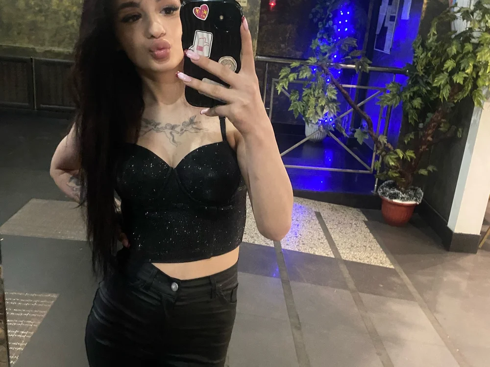 Adelina_00 offline chatrum