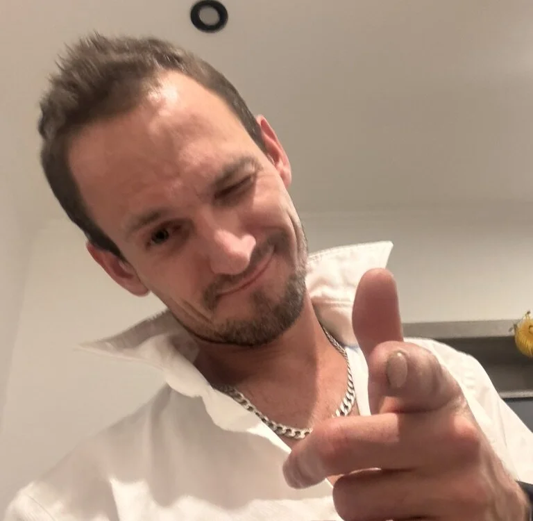 Hotcrazy235: офлайн-секс-чат