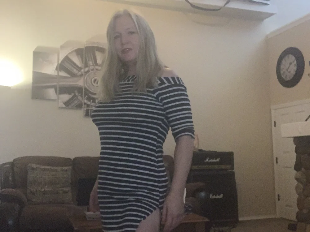 CoraElaine offline chatrum