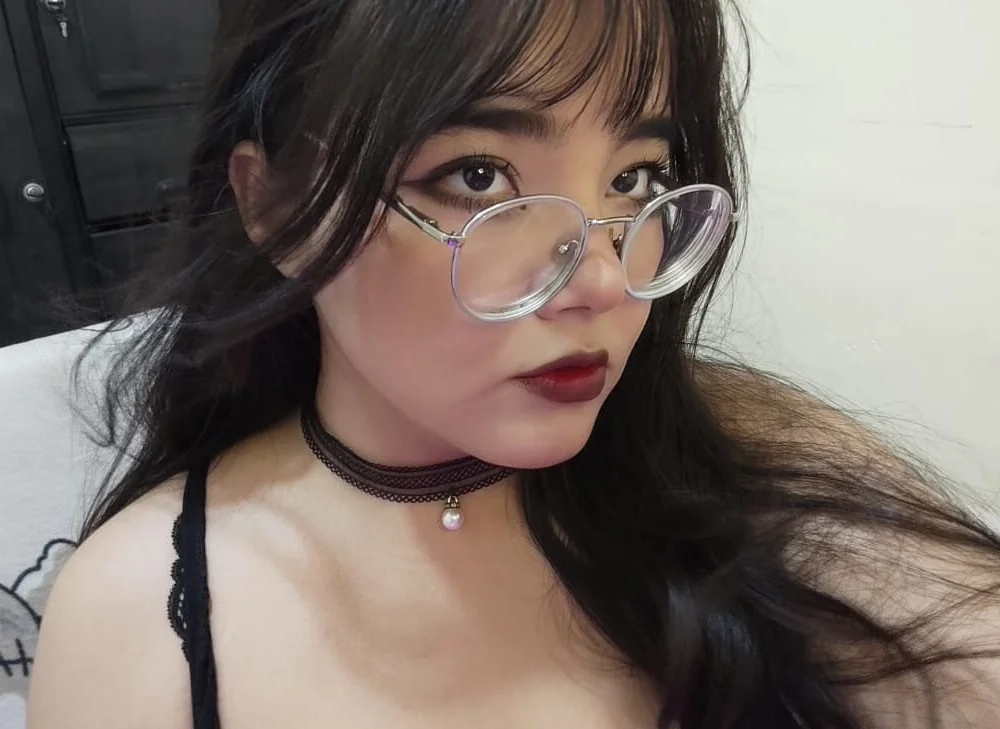 Naoko_7w7's Offline XXX Chat