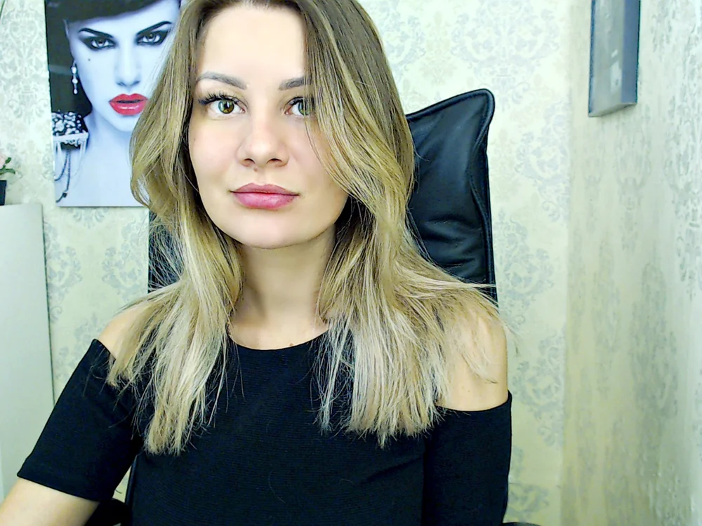CharmingRose's Offline Chat Room