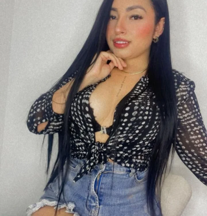 mia_adams_bm offline XXX-chat