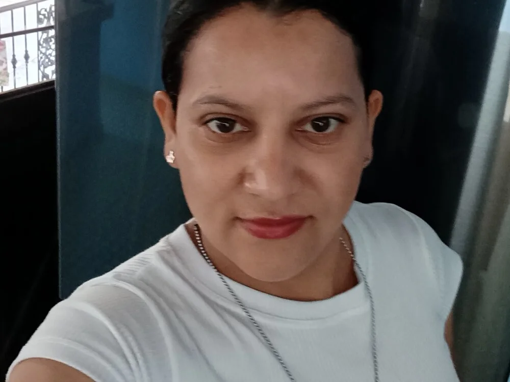 jazmin55 Adlı Modelin Çevrimdışı XXX Sohbeti