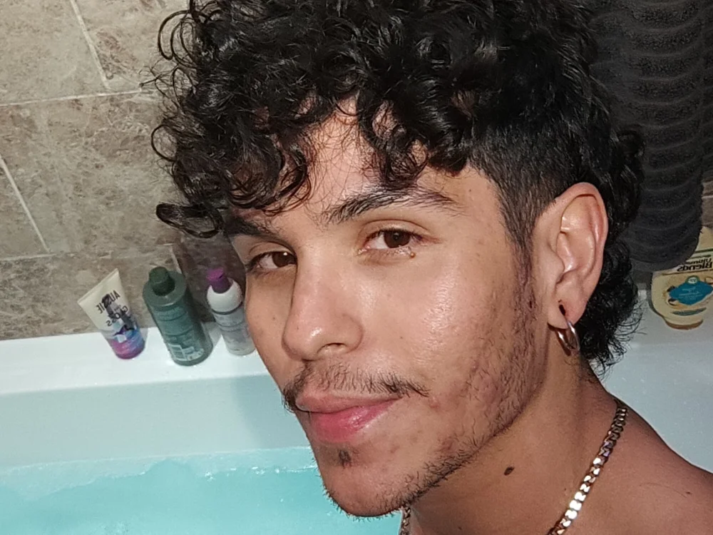 Ed-Savage's Offline Chat Room