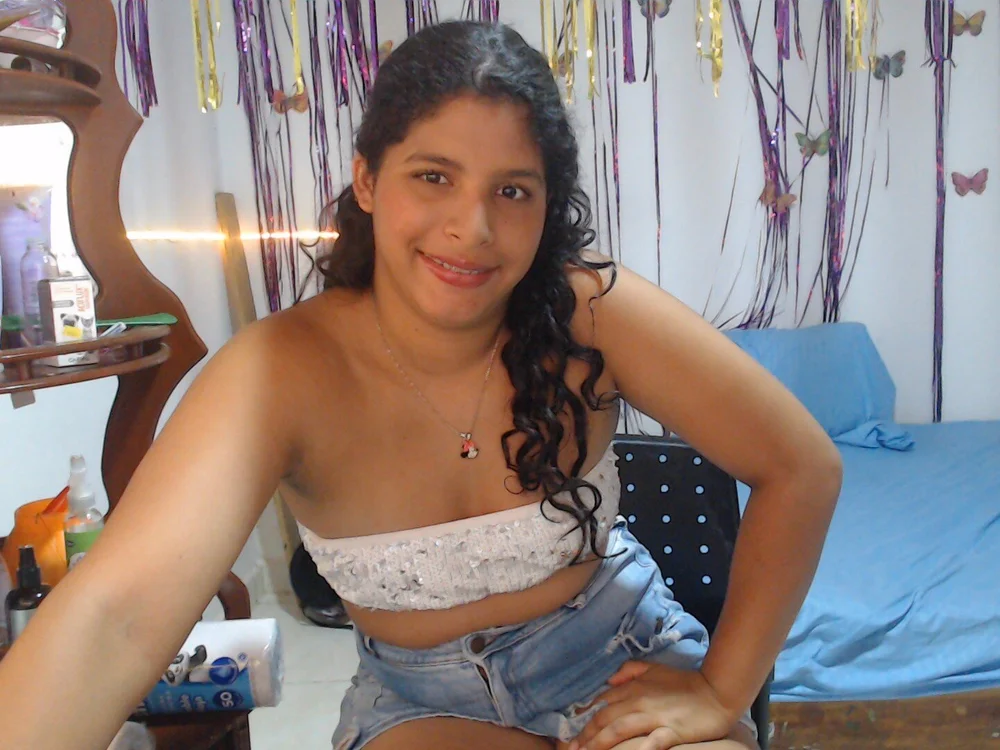 sexyhot20xxxn Offline XXX chat