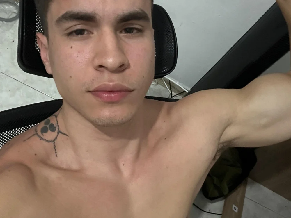 hanielbecker's Offline Chat Room