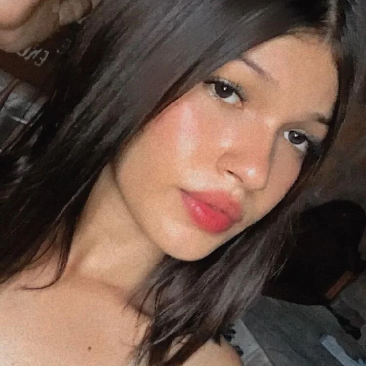 Lindablanquitahot offline chatrum