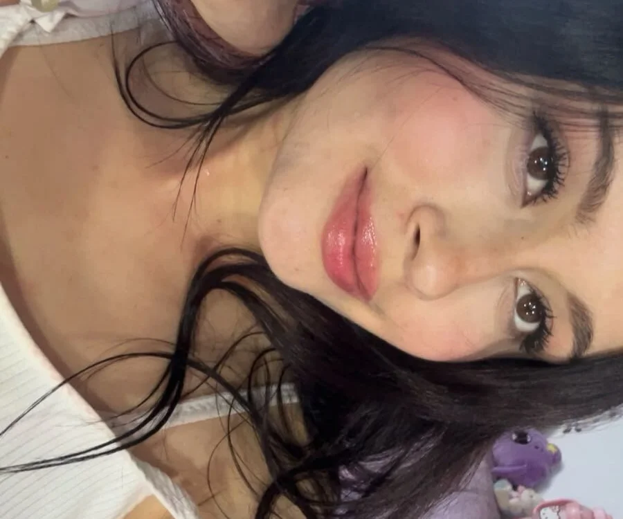 Hazel_Pink offline XXX-chat