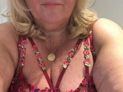 MoistCurveyChanel