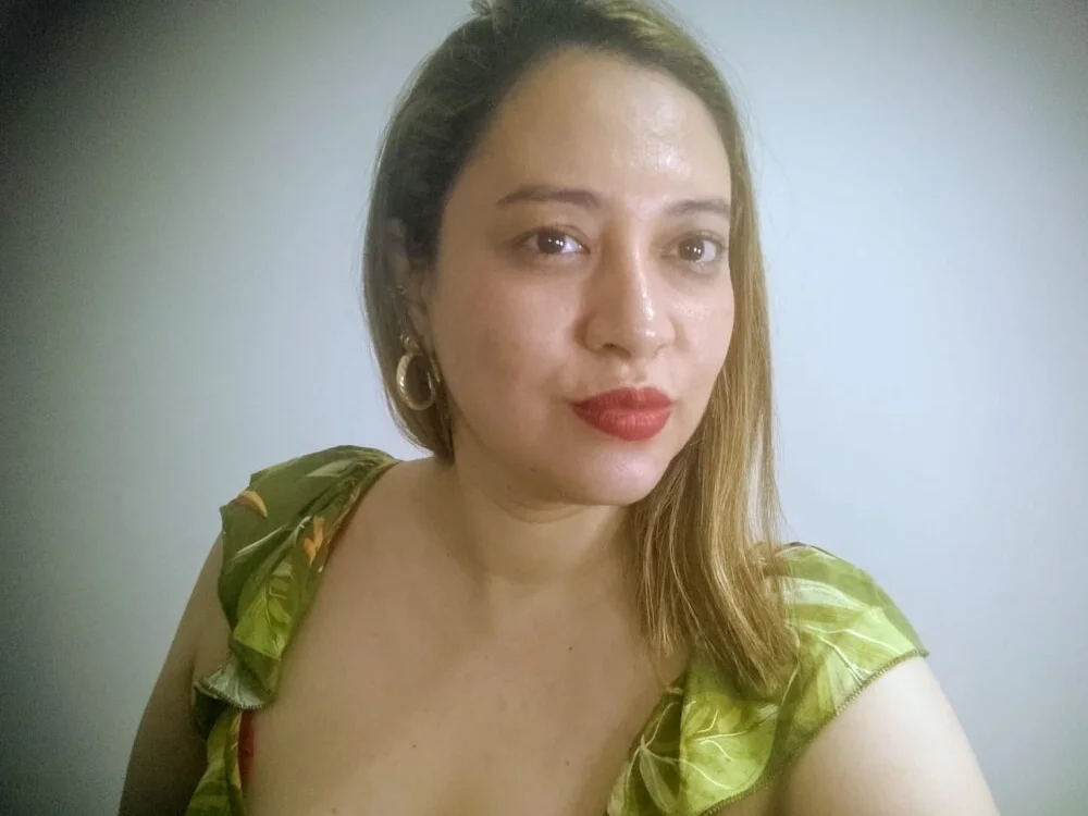 Chat +18 off-line de Nyssa_Coil