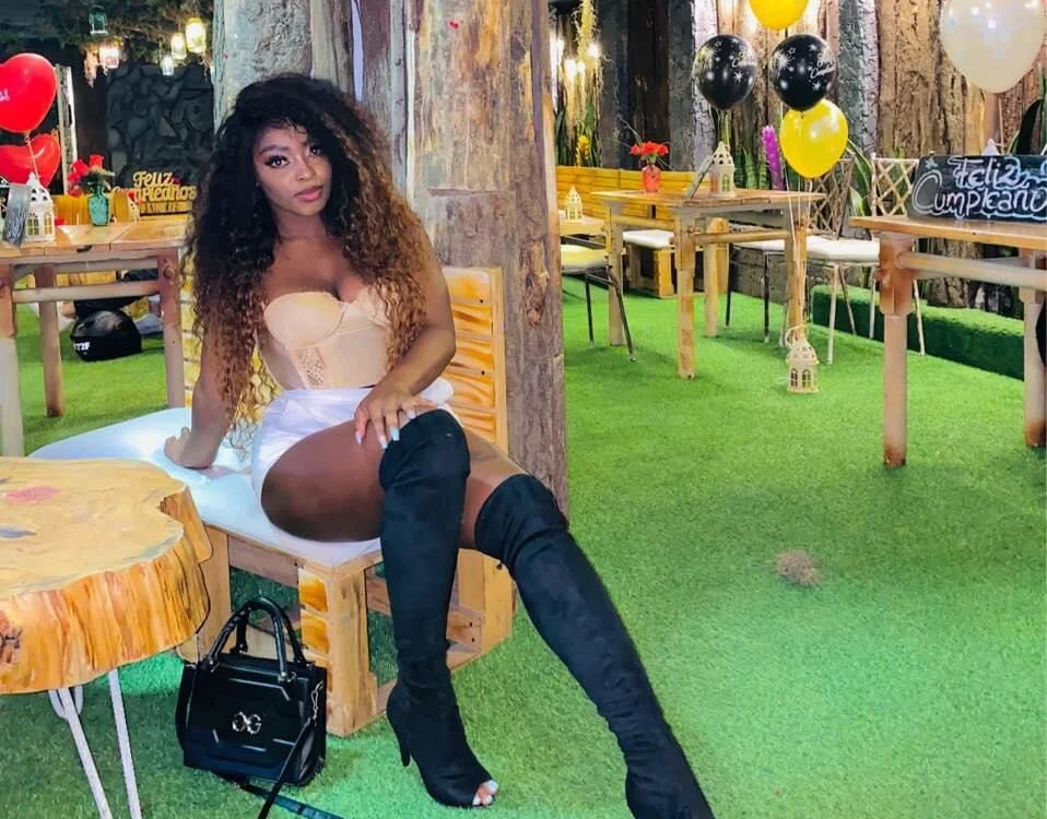 دردشة nicoletth18 الجنسية دون اتصال