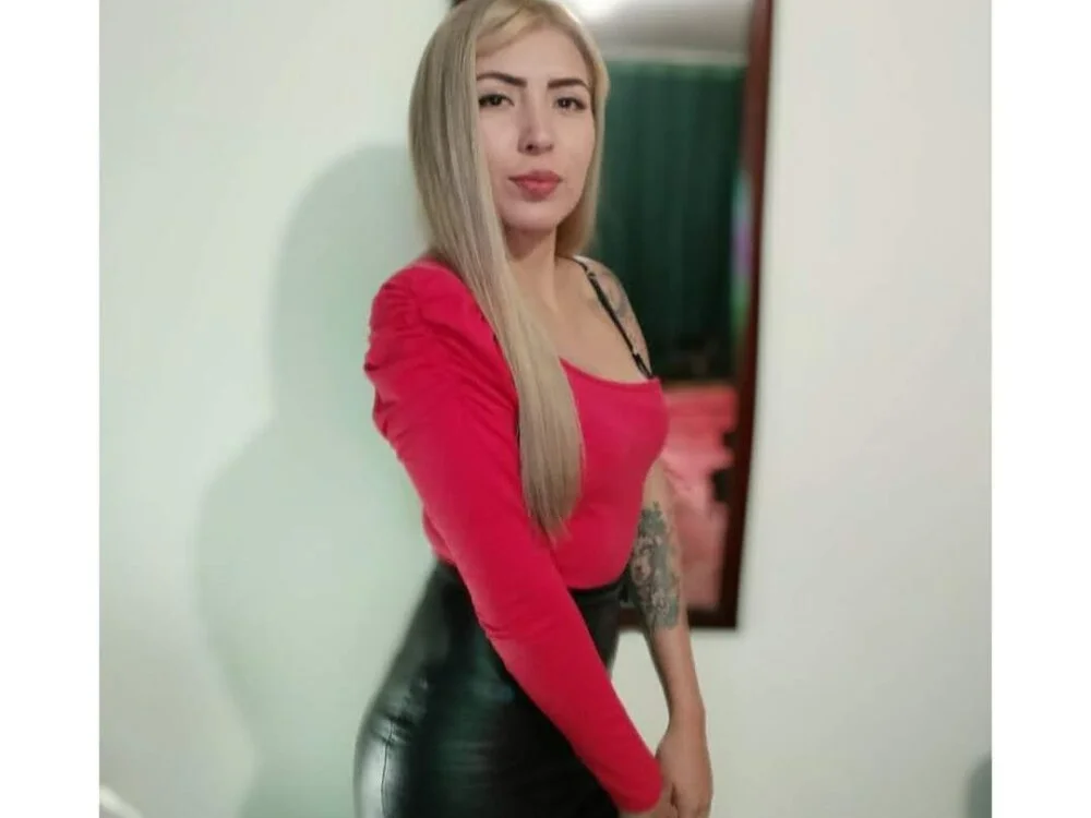 megan_sexrose's Offline XXX Chat