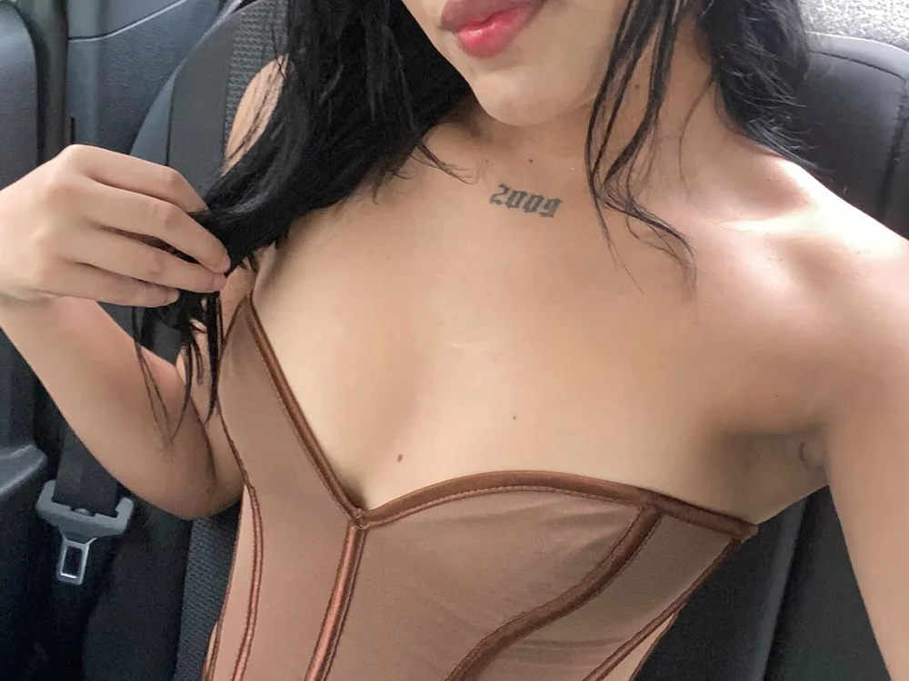 EmmaTaylor__'s Offline Chat Room