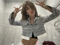 TrishIsaac's webcam live show